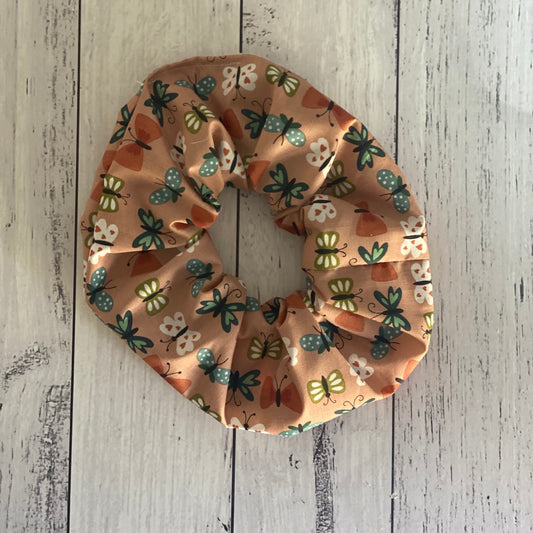 Butterflies scrunchie. Handmade by zabel designs. 