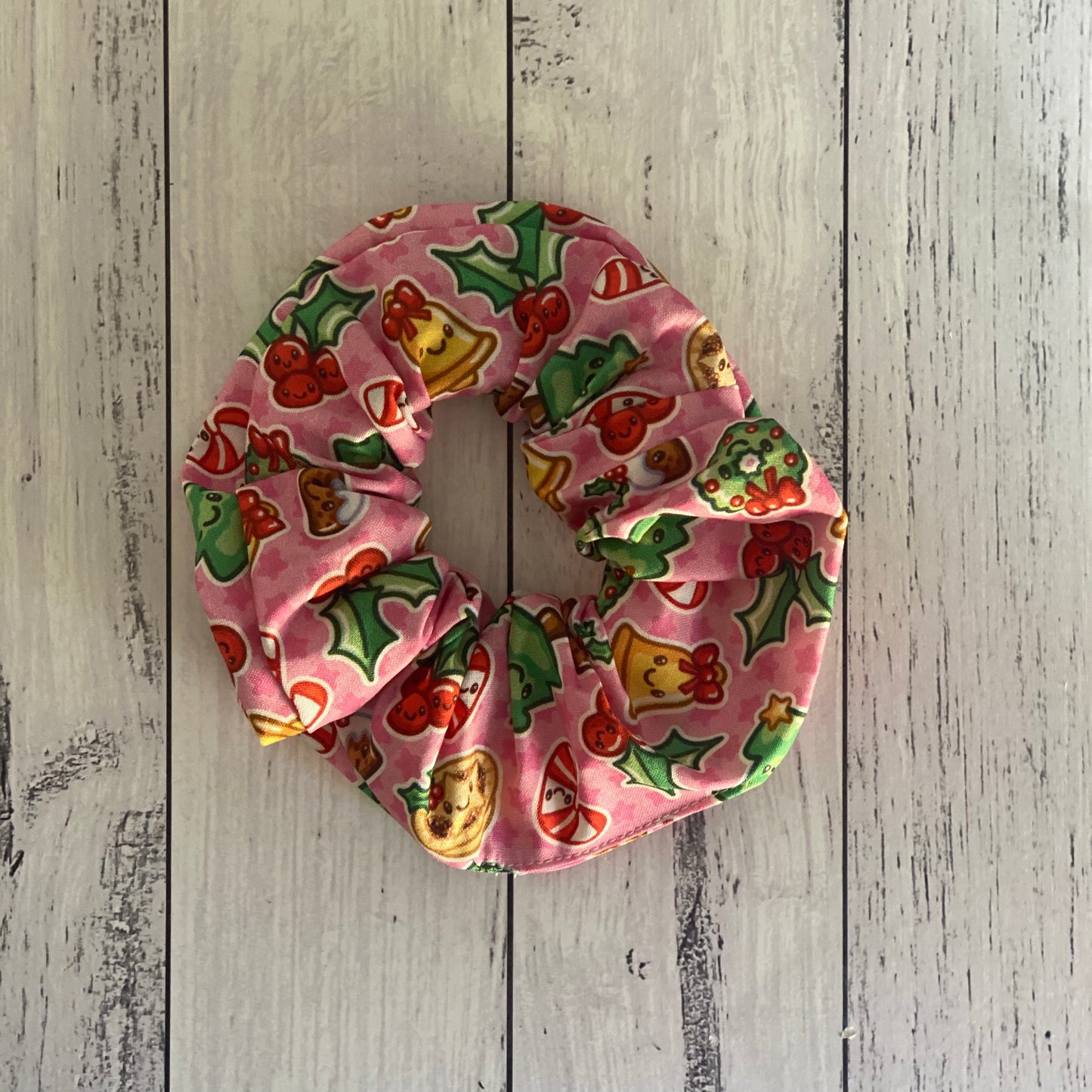 Scrunchies (Large) - Kawaii Christmas (pink)